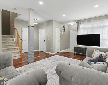 16 Shelley Circle - Photo Thumbnail 9