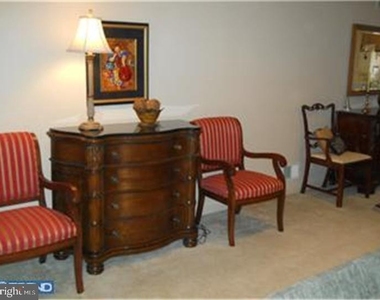 9 Lexington Court - Photo Thumbnail 4