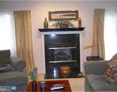 9 Lexington Court - Photo Thumbnail 2