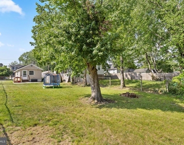 325 W Evergreen Avenue - Photo Thumbnail 17