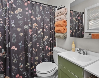325 W Evergreen Avenue - Photo Thumbnail 15