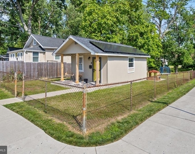 325 W Evergreen Avenue - Photo Thumbnail 4