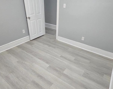 4307 Maple Avenue - Photo Thumbnail 17