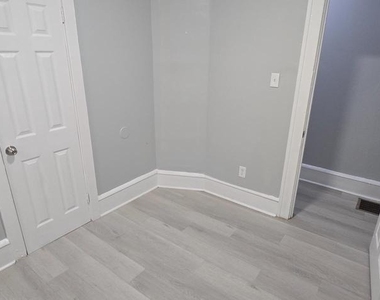 4307 Maple Avenue - Photo Thumbnail 10