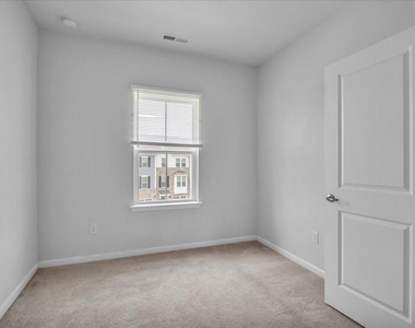 7 Hamilton Court - Photo Thumbnail 10