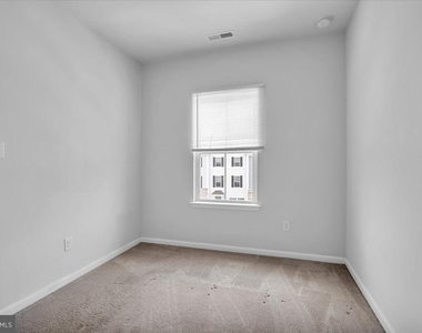 7 Hamilton Court - Photo Thumbnail 11