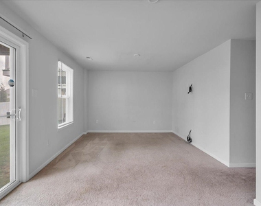7 Hamilton Court - Photo Thumbnail 5