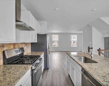 7 Hamilton Court - Photo Thumbnail 3