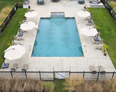 1200#1232 Whirlaway Lane Cherry Hill - Photo Thumbnail 10