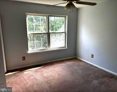 1504 Coventry Way - Photo Thumbnail 11