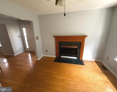 1504 Coventry Way - Photo Thumbnail 5