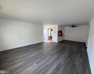 1705 Heatherstone Court - Photo Thumbnail 14