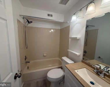 1705 Heatherstone Court - Photo Thumbnail 30