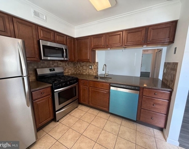 1705 Heatherstone Court - Photo Thumbnail 4