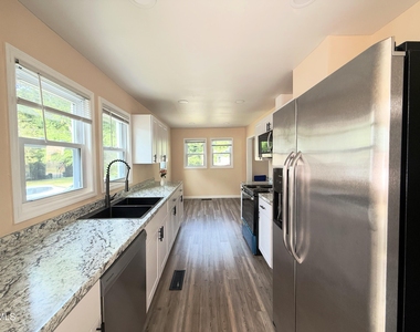 417 North Street - Photo Thumbnail 2