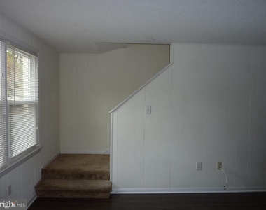 809 Logan Street - Photo Thumbnail 7