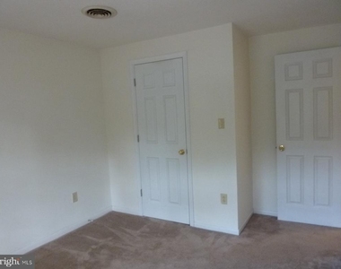 809 Logan Street - Photo Thumbnail 10
