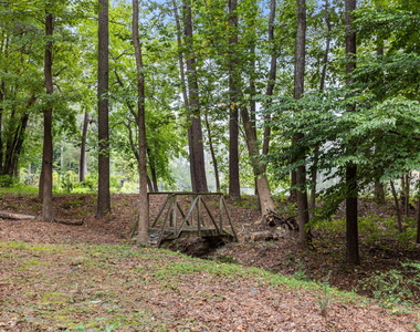 109 Oaklake Court - Photo Thumbnail 38