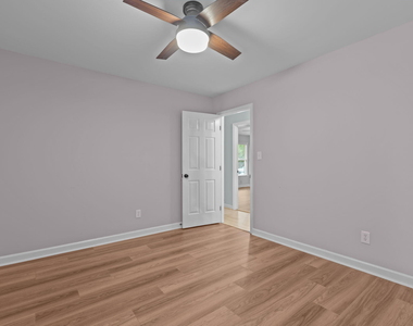 109 Oaklake Court - Photo Thumbnail 19