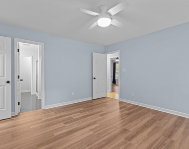 109 Oaklake Court - Photo Thumbnail 23