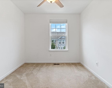 23048 Mountain Laurel Lane - Photo Thumbnail 15