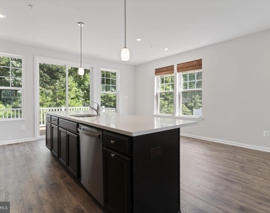 44042 Eucalyptus Way - Photo Thumbnail 5