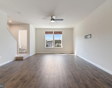 44042 Eucalyptus Way - Photo Thumbnail 12