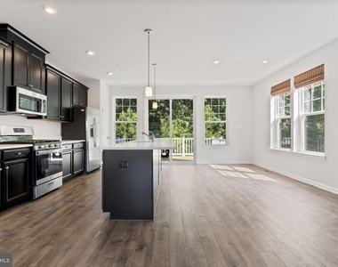 44042 Eucalyptus Way - Photo Thumbnail 9