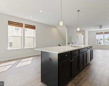 44042 Eucalyptus Way - Photo Thumbnail 6