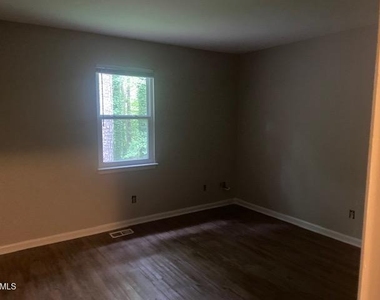 909 W Chatham Street - Photo Thumbnail 10