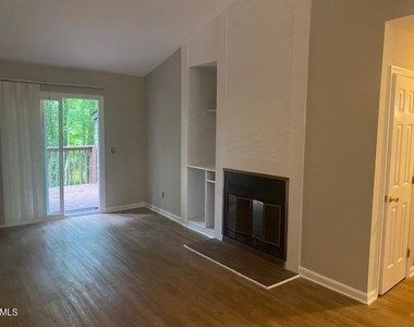 909 W Chatham Street - Photo Thumbnail 6