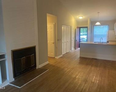 909 W Chatham Street - Photo Thumbnail 5
