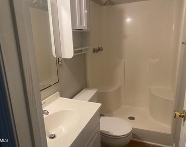 909 W Chatham Street - Photo Thumbnail 9