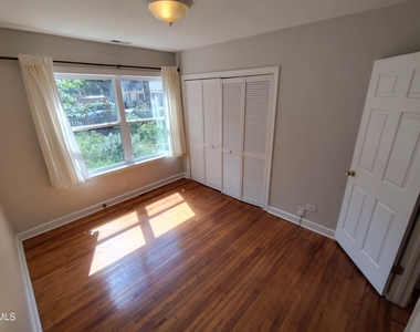 2519 Banner Street - Photo Thumbnail 3