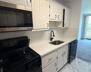 3450 Toledo Terrace - Photo Thumbnail 9