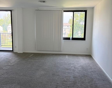 3450 Toledo Terrace - Photo Thumbnail 2