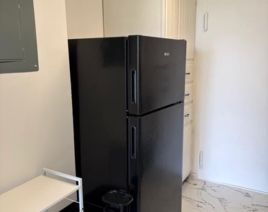 3450 Toledo Terrace - Photo Thumbnail 8