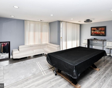 10208 Prince Place - Photo Thumbnail 2