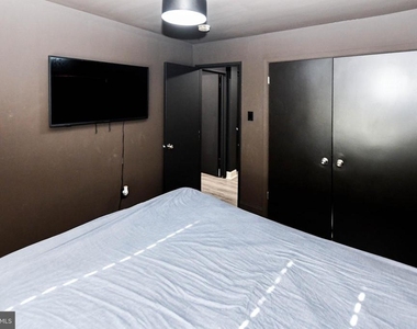 10208 Prince Place - Photo Thumbnail 14