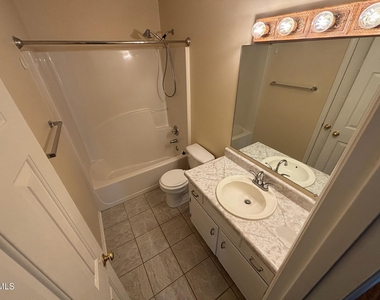 2325 Stephanie Lane - Photo Thumbnail 12