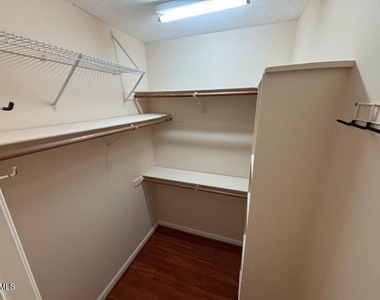 2325 Stephanie Lane - Photo Thumbnail 19