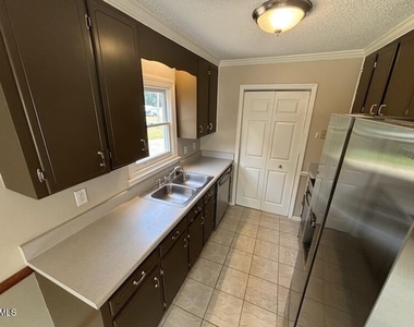 2325 Stephanie Lane - Photo Thumbnail 4