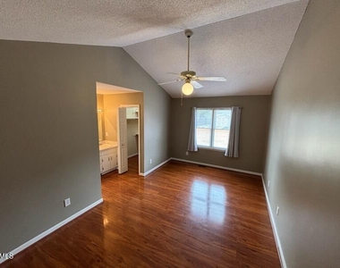 2325 Stephanie Lane - Photo Thumbnail 15