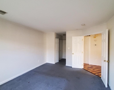 16211 Ellipse Terrace - Photo Thumbnail 11