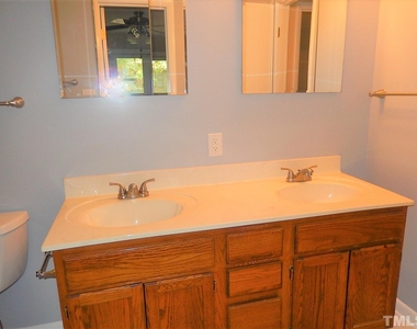 6704 Winding Trail - Photo Thumbnail 16