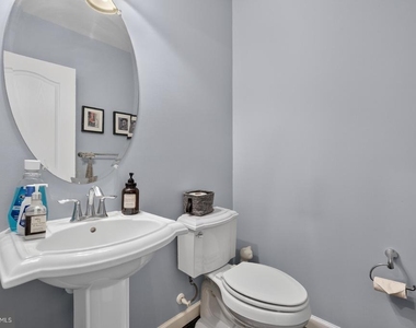 809 Fair Winds Way - Photo Thumbnail 9