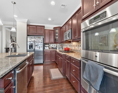 809 Fair Winds Way - Photo Thumbnail 7