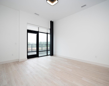 120 Mosaic Boulevard - Photo Thumbnail 6