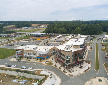 120 Mosaic Boulevard - Photo Thumbnail 18