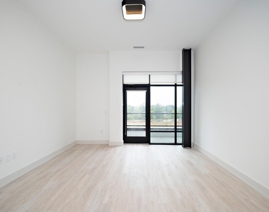 120 Mosaic Boulevard - Photo Thumbnail 5